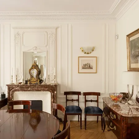 The Parisian Salon Parijs